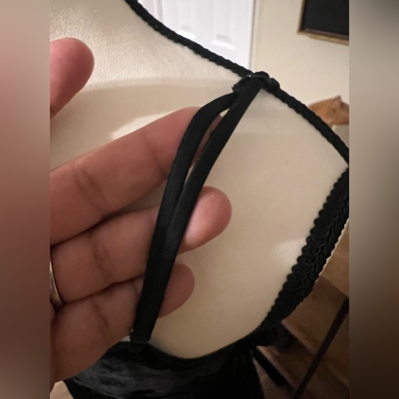 Banana Republic Crushed Velvet Spaghetti Strap Tie Waist Holiday Party Romper - Picture 7 of 9